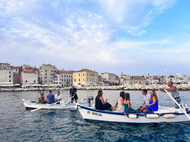 Povorka batana - večera u spaciu Matika