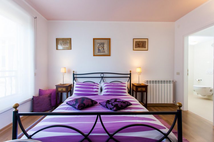 BLU Double Room with Side Sea View 7