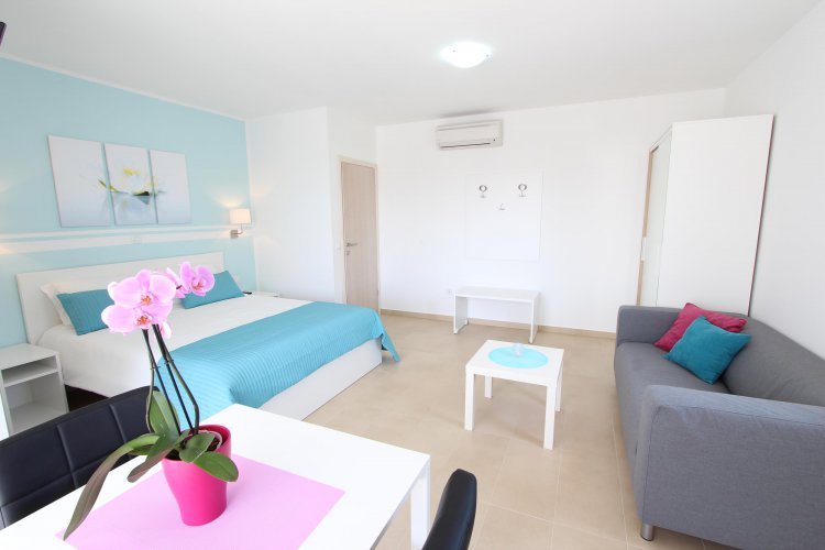 EMANUEL Studio with Balcony 2