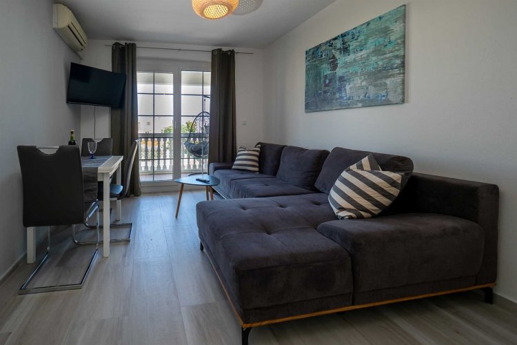 DOMIC One-Bedroom Apartment 2