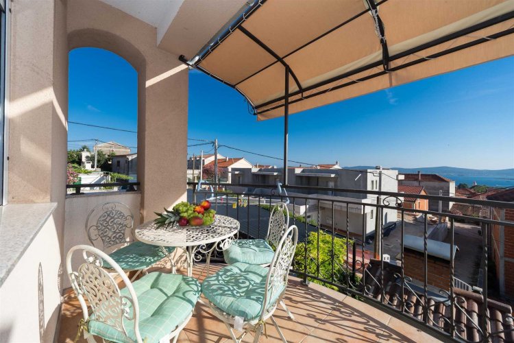 JUKIC One-Bedroom Apartment with Seaview 1